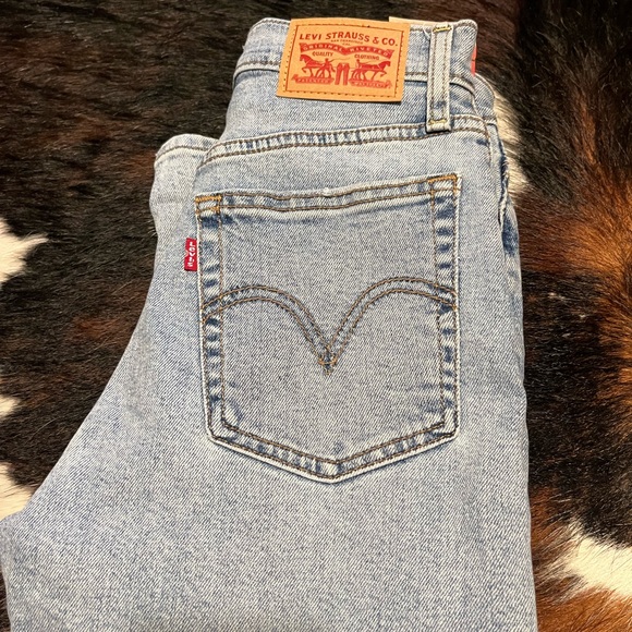 Levi’s Wedgie Straight Size 24, Short - Picture 7 of 7